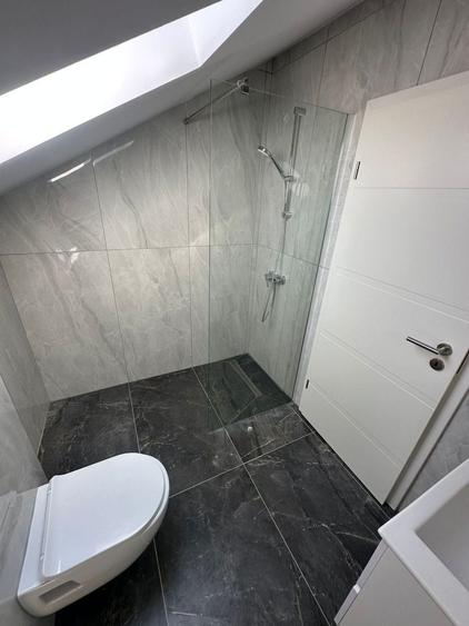 Apartament cu 3 camere decomandat, mobilat în Girocului