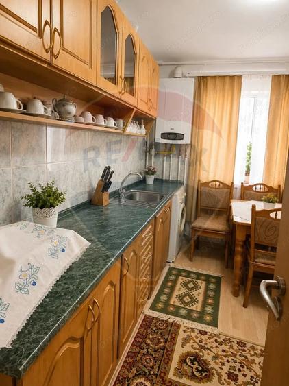 Apartament cu 3 camere decomandat în Central