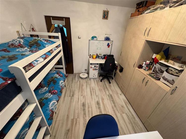 Apartament cu 2 camere decomandat, mobilat în Sud