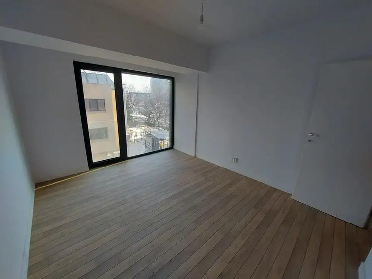 Apartament cu 3 camere decomandat în 13 Septembrie