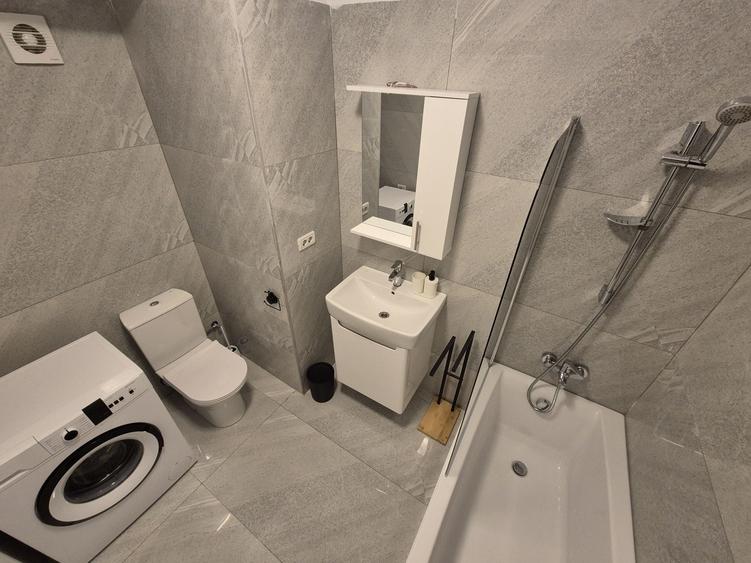 Apartament cu 2 camere decomandat în Central
