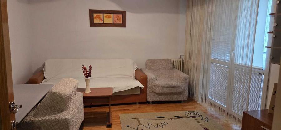 Apartament cu 2 camere decomandat în Titan