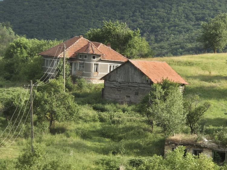 Casă cu 3 camere în Vurpăr