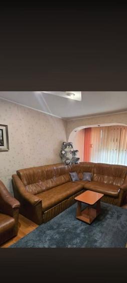 Apartament cu 3 camere decomandat în Est
