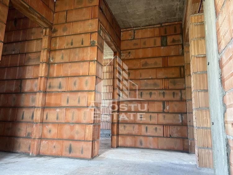 Casă individuală cu 4 camere cu Canalizare în Sânandrei