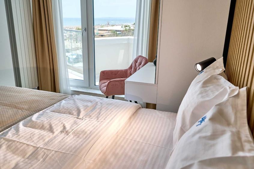 Apartament cu 3 camere decomandat, mobilat în Central