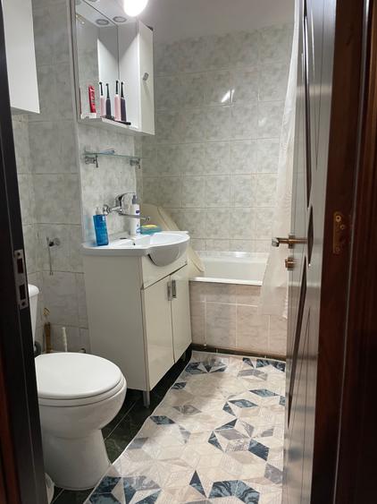 Apartament cu 2 camere decomandat în 1 Mai