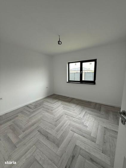 Casă cu 4 camere cu Teren 400 Mp în Clinceni