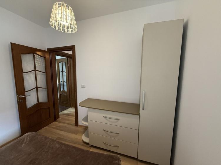 Apartament cu 2 camere semidecomandat, mobilat în Central