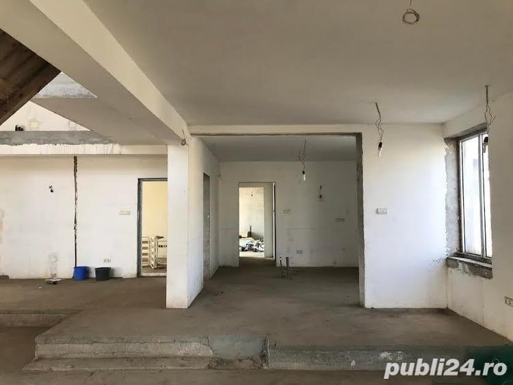 Casă cu 6 camere cu Teren 3000 Mp în Mogoșoaia