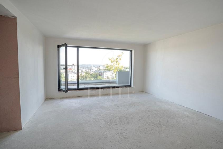Apartament cu 3 camere decomandat în Zorilor
