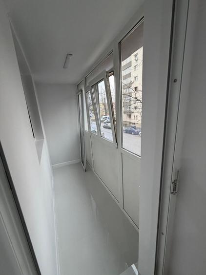 Apartament cu 3 camere semidecomandat în Drumul Taberei