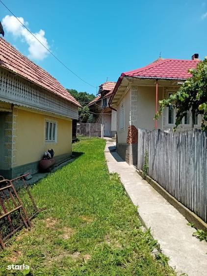 Casă cu 5 camere cu Teren 200 Mp în Curița