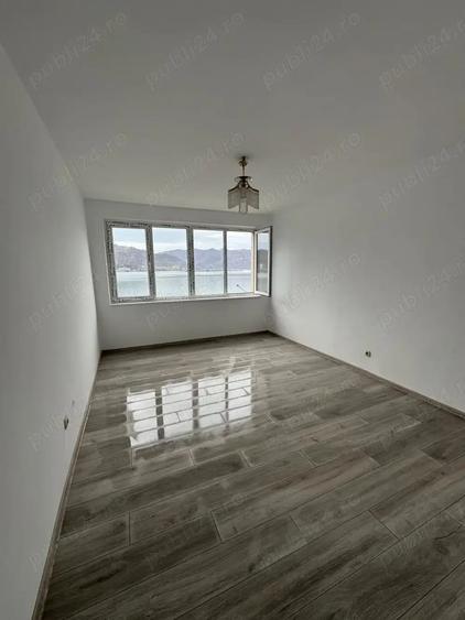 Apartament cu 2 camere decomandat în Orșova