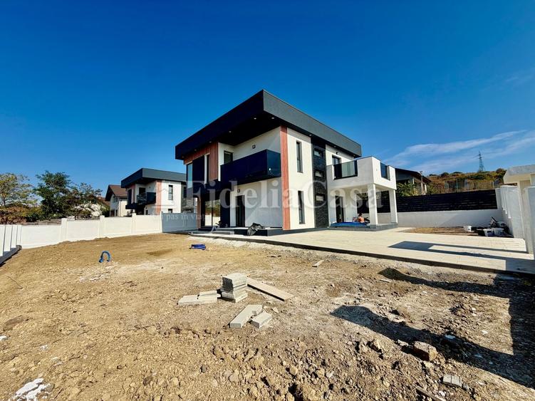 Casă cu 4 camere decomandat cu Teren 650 Mp în Bucium