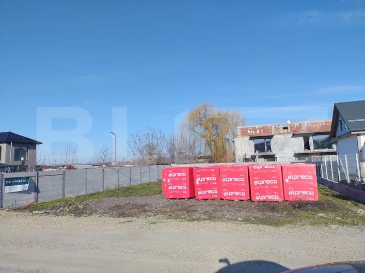 Teren Construcții intravilan de 392 mp, în Podari
