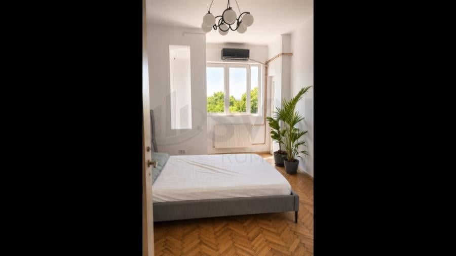Apartament cu 3 camere decomandat în Cișmigiu