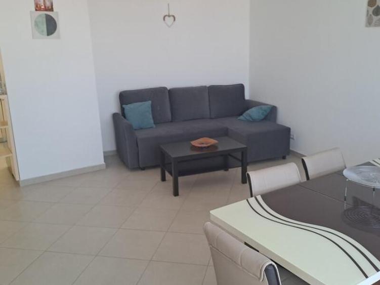 Apartament cu 2 camere decomandat, mobilat în Parcul Carol