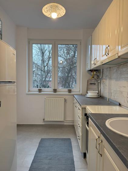 Apartament cu 2 camere semidecomandat, mobilat în Hristo Botev