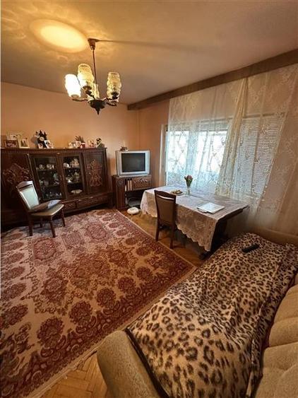 Apartament cu 3 camere decomandat în Aradului