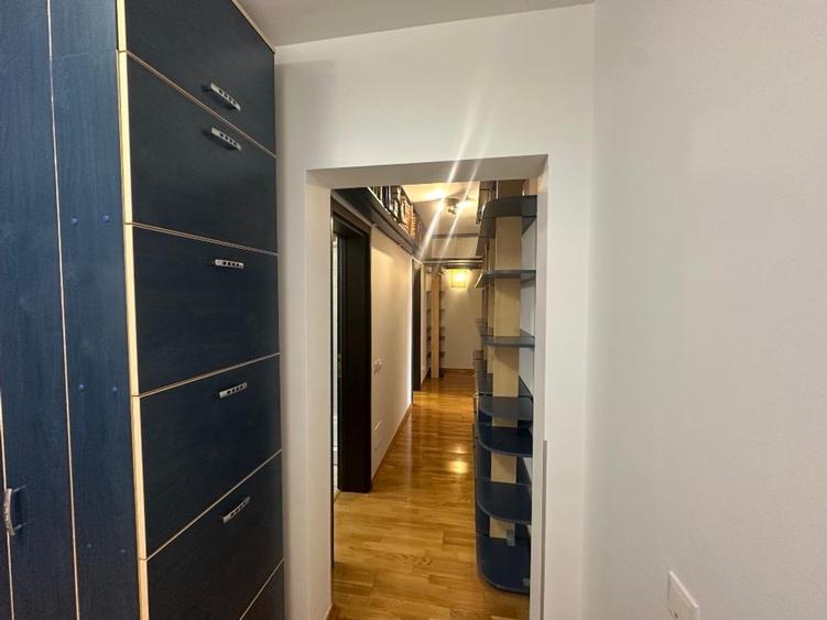 Apartament cu 4 camere decomandat, mobilat în Calea Călărașilor