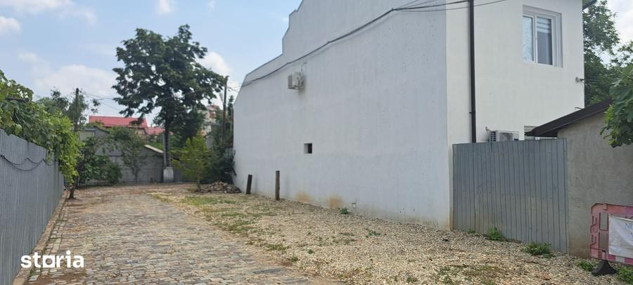 Casă cu 6 camere cu Teren 800 Mp în Rahova