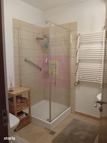 Casă cu 5 camere cu Teren 240 Mp în Cișmigiu