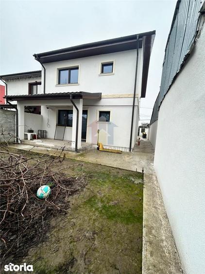 Casă cu 4 camere cu Canalizare în Radu Negru