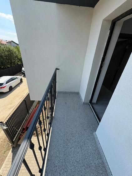 Casă cu 7 camere cu Teren 420 Mp în Șerbănești
