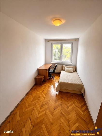 Apartament cu 3 camere decomandat în Lefaia