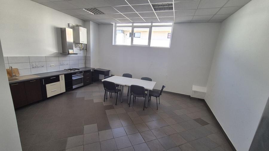 Spațiu comercial, de 1,100 mp, în Centură