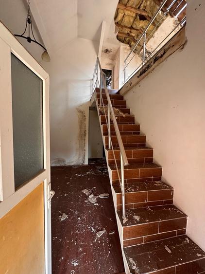 Casă individuală cu 6 camere cu Teren 251 Mp în Valu lui Traian