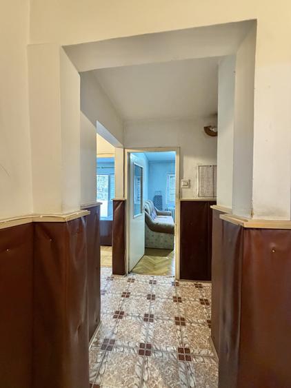 Apartament cu 4 camere decomandat, mobilat în Dâmbovița