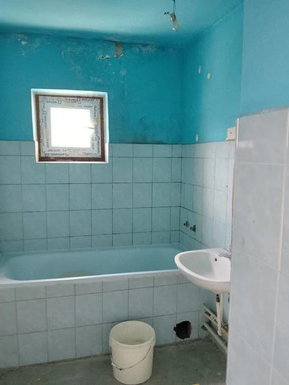 Apartament cu 3 camere semidecomandat în Dacia