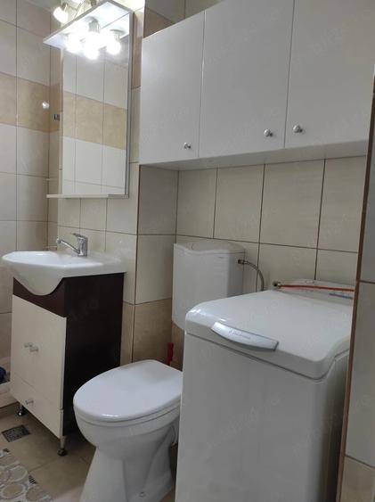 Apartament cu 3 camere decomandat în Exterior Vest