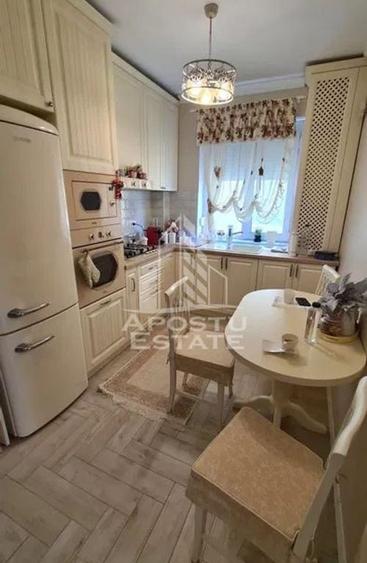 Apartament cu 2 camere decomandat, mobilat în Dumbrăvița