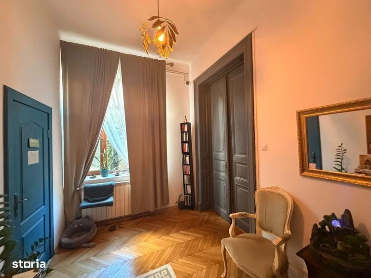 Apartament cu 4 camere semidecomandat în Armeneasca