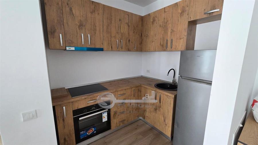 Apartament cu 2 camere decomandat în Baza 3
