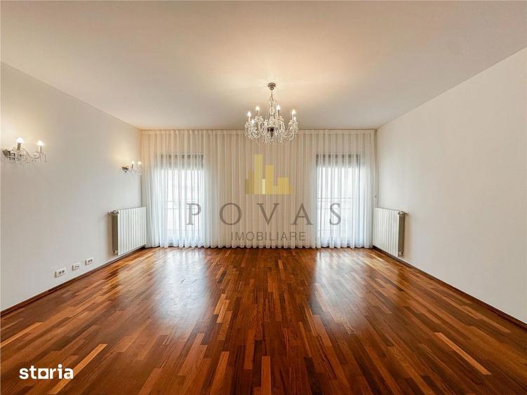 Apartament cu 4 camere decomandat, mobilat în Băneasa
