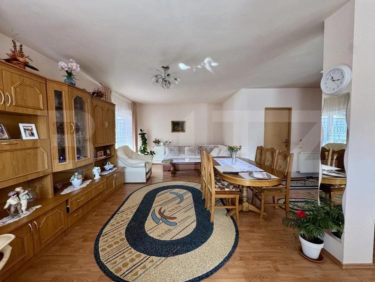 Casă cu Teren 600 Mp în Corunca