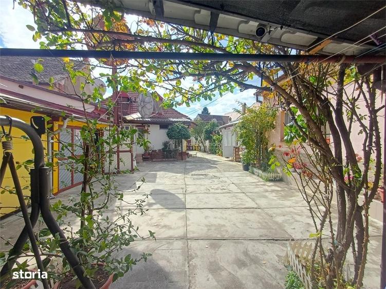 Casă cu 3 camere semidecomandat în Central