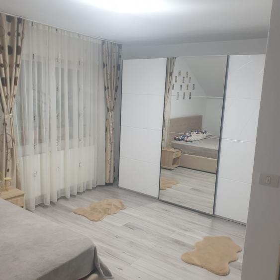 Casă cu 4 camere cu Teren 493 Mp în Central