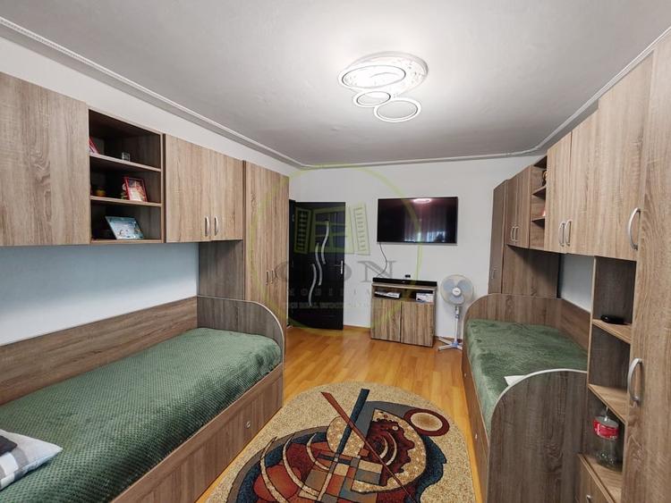 Apartament cu 2 camere decomandat, mobilat în Vasile Aaron