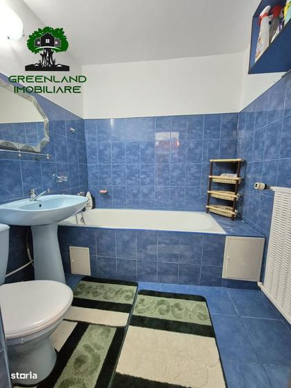 Apartament cu 3 camere decomandat în Podul de Fier