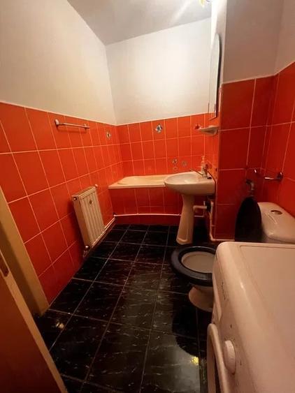 Garsonieră decomandată în Plopilor