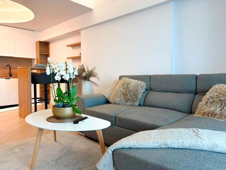 Apartament cu 3 camere decomandat, mobilat în Pipera