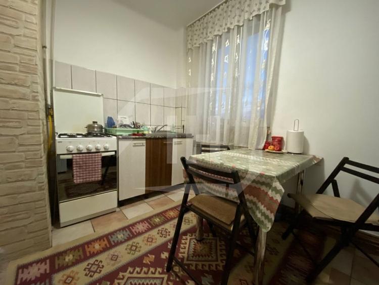 Apartament cu 2 camere semidecomandat, mobilat în Central