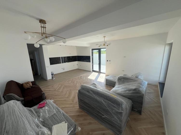 Casă cu 4 camere cu Teren 500 Mp în Ciorogârla