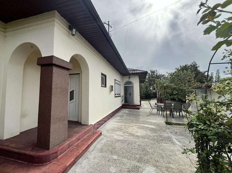 Casă cu 4 camere în Central