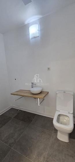 Spațiu comercial, de 50 mp, în Central